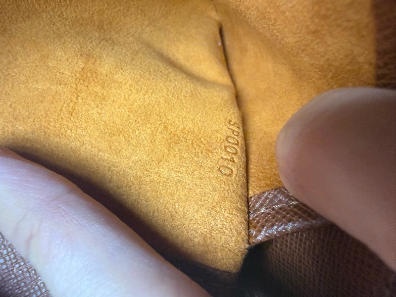 ✔️ LV Louis Vuitton 路易威登 MonogramM51257 橫式王菲包/肩背包-26