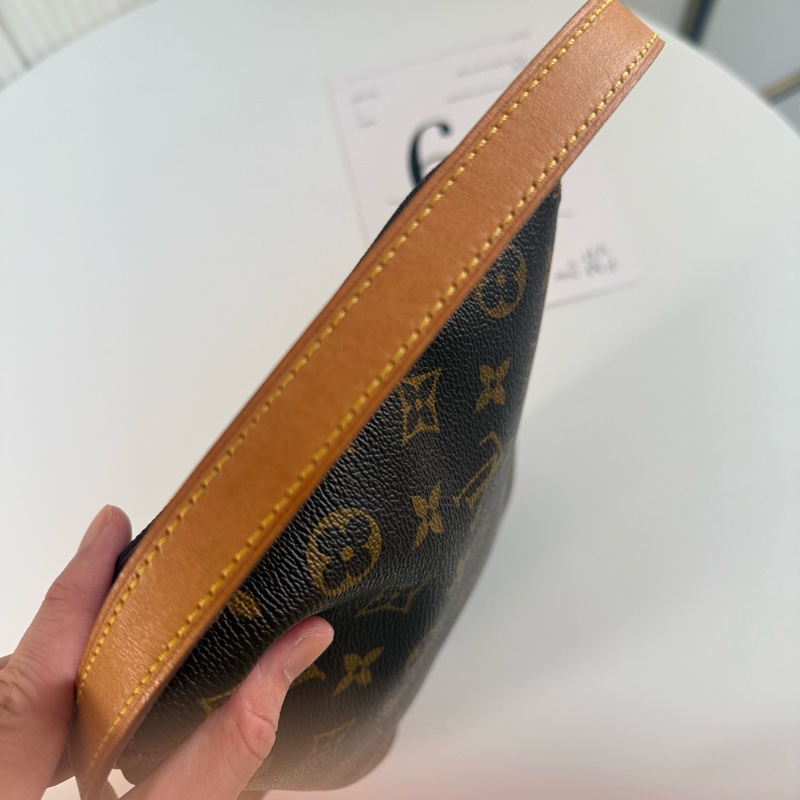 ✔️ LV Louis Vuitton 路易威登 MonogramM51257 橫式王菲包/肩背包-41