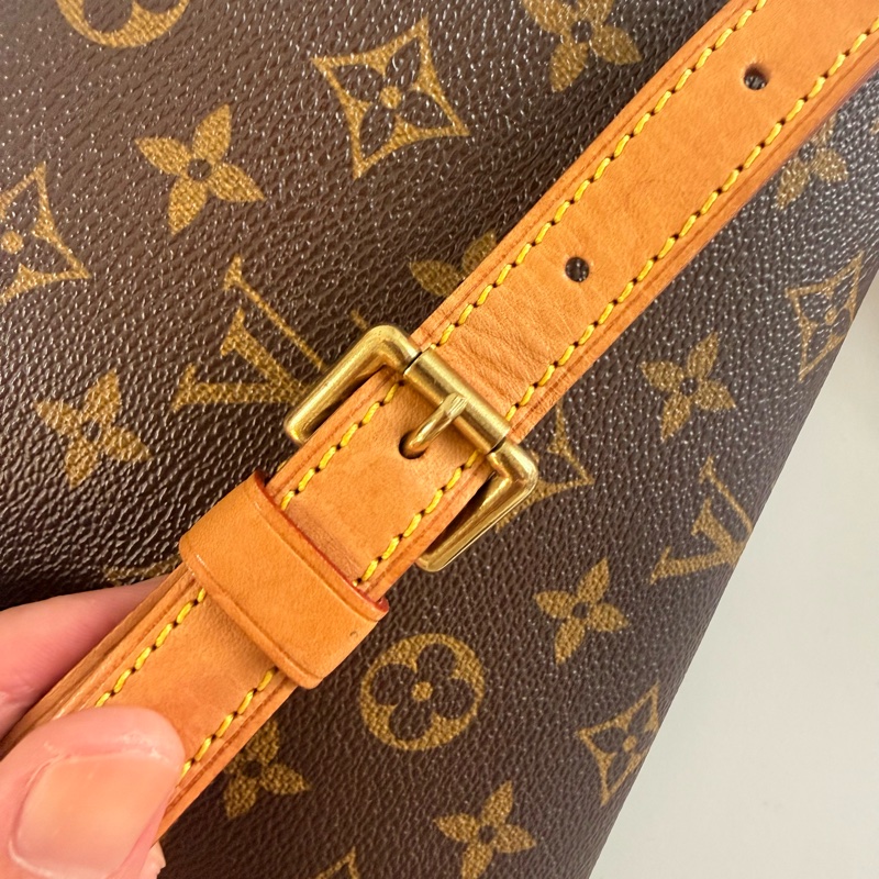 ✔️ LV Louis Vuitton 路易威登 MonogramM51257 橫式王菲包/肩背包-42