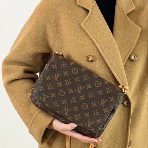 ✔️ LV Louis Vuitton 路易威登 MonogramM51257 橫式王菲包/肩背包