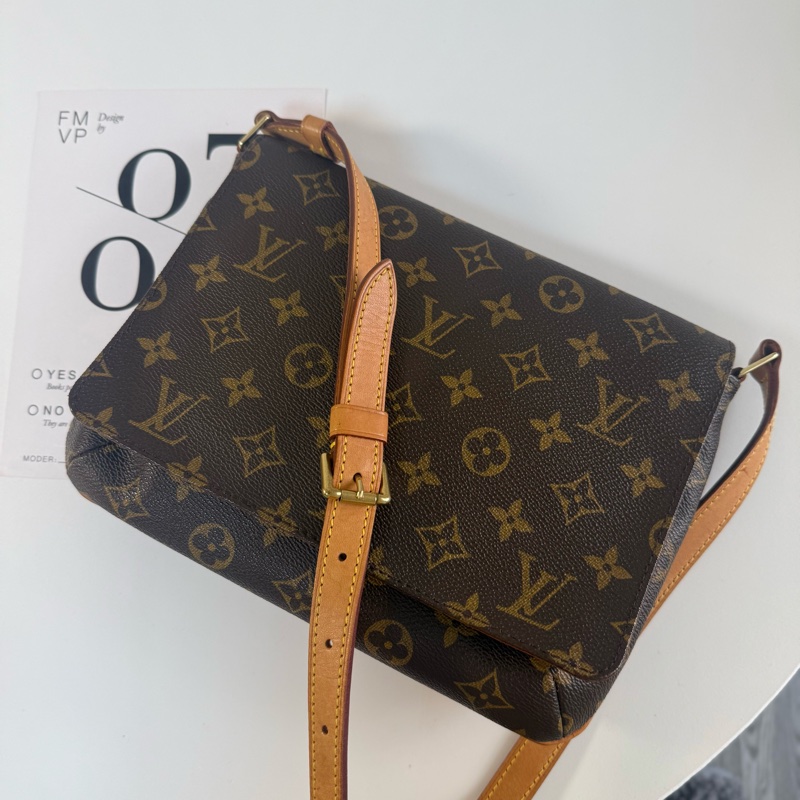 ✔️ LV Louis Vuitton 路易威登 MonogramM51257 橫式王菲包/肩背包-4