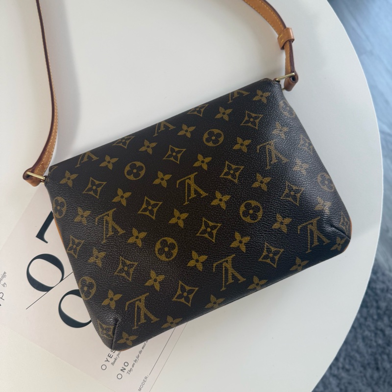 ✔️ LV Louis Vuitton 路易威登 MonogramM51257 橫式王菲包/肩背包-5