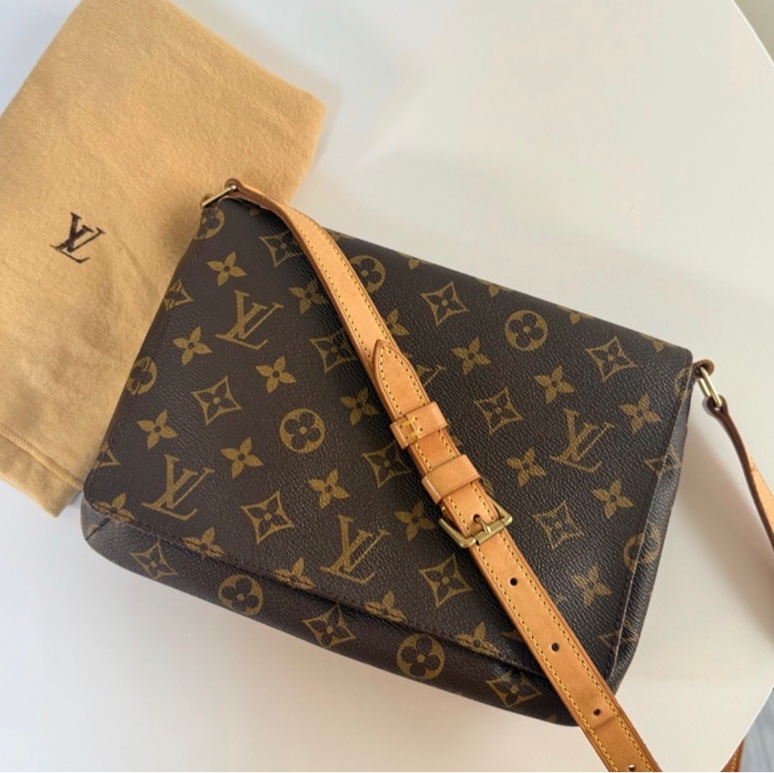 ✔️ LV Louis Vuitton 路易威登 MonogramM51257 橫式王菲包/肩背包-0