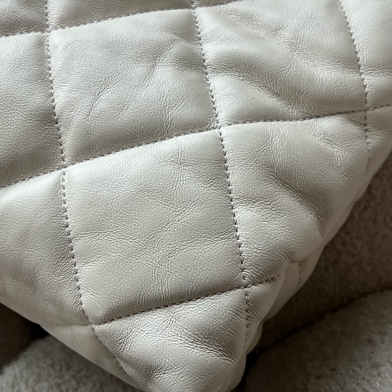 Chanel 22b hobo 鏈條包(白金)-8