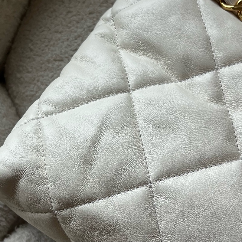 Chanel 22b hobo 鏈條包(白金)-9