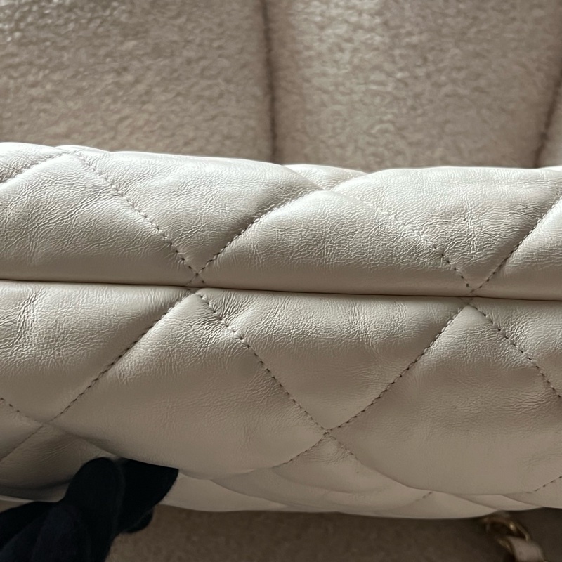 Chanel 22b hobo 鏈條包(白金)-12