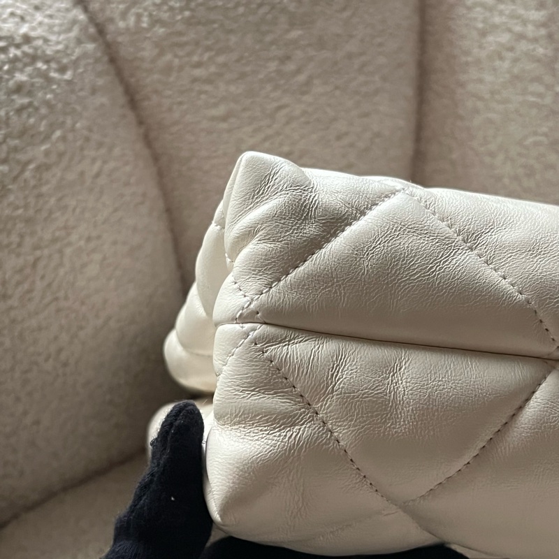 Chanel 22b hobo 鏈條包(白金)-13