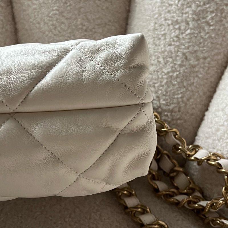 Chanel 22b hobo 鏈條包(白金)-14