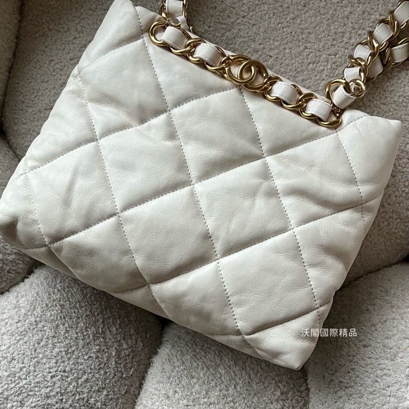 Chanel 22b hobo 鏈條包(白金)-26