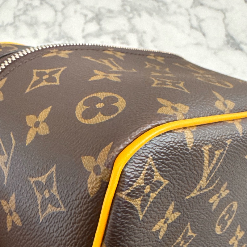 LV M12654咖花紋黃邊手提化妝箱包-6