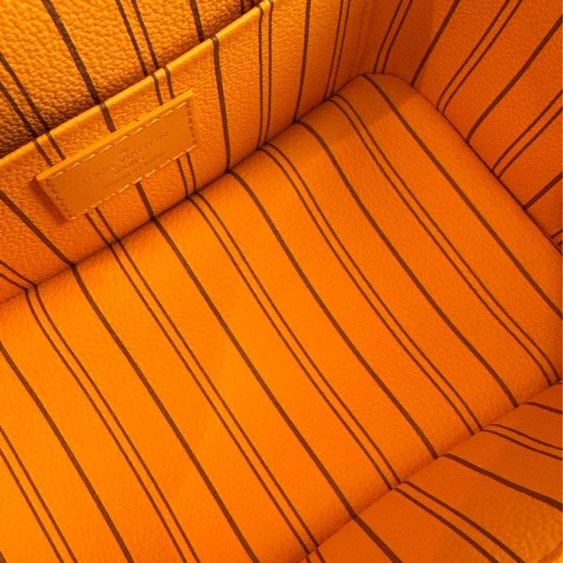 LV M12654咖花紋黃邊手提化妝箱包-23