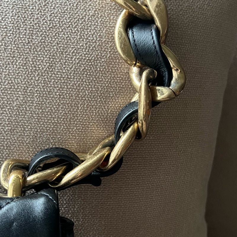 CHANEL 23P 羊皮粗鍊單肩包 粗鏈條腋下包- 黑金-4