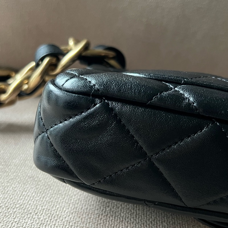 CHANEL 23P 羊皮粗鍊單肩包 粗鏈條腋下包- 黑金-10