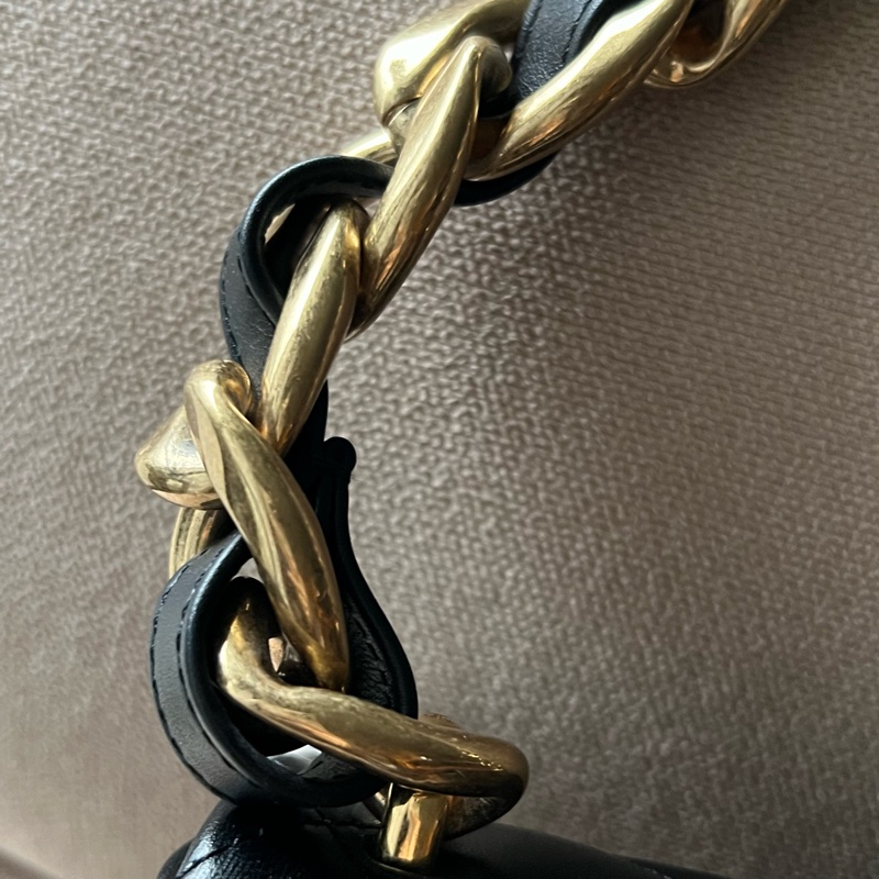 CHANEL 23P 羊皮粗鍊單肩包 粗鏈條腋下包- 黑金-14