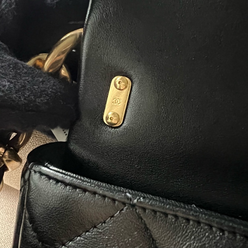 CHANEL 23P 羊皮粗鍊單肩包 粗鏈條腋下包- 黑金-20