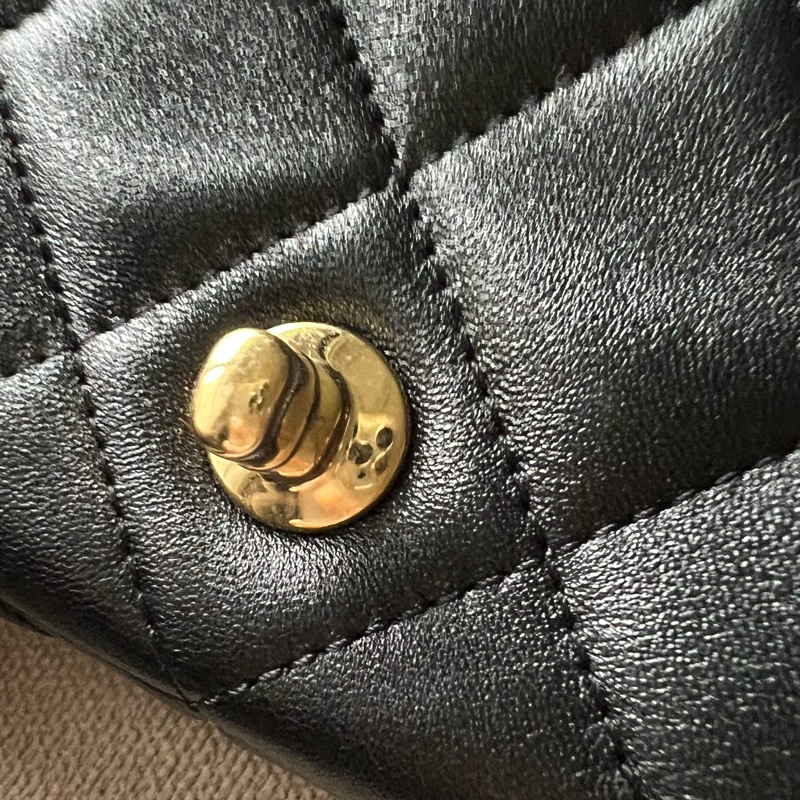 CHANEL 23P 羊皮粗鍊單肩包 粗鏈條腋下包- 黑金-22