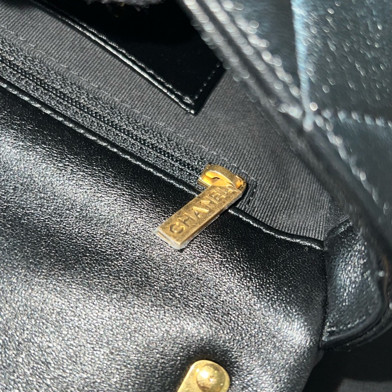 CHANEL 23P 羊皮粗鍊單肩包 粗鏈條腋下包- 黑金-25