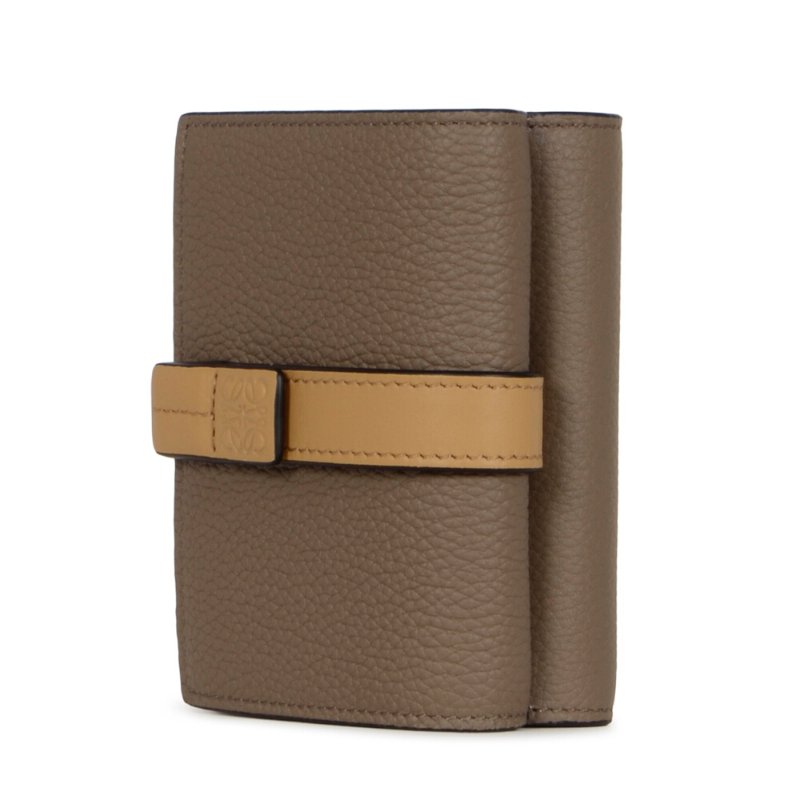 【LOEWE 羅威】Trifold 柔軟粒面小牛皮 三褶 皮夾 中夾 短夾 皮夾 灰褐色 金色-1