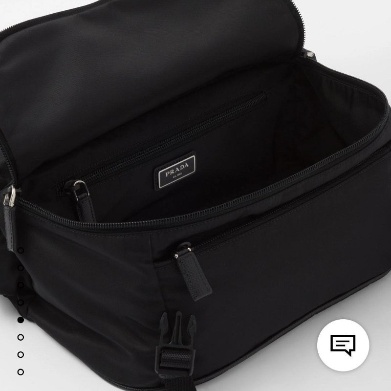 💎Han's house精品服飾💎 PRADA 三角鐵牌 尼龍 側背包 現貨 原價79000-1