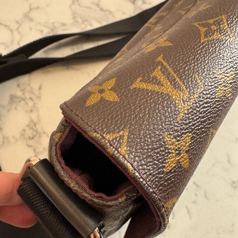 LV M40935咖花紋掀蓋書包斜背包 最好用的❤️-11