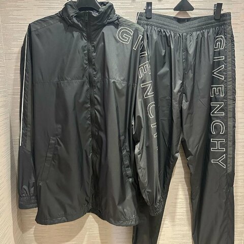 💎Han's house精品服飾💎GIVENCHY 紀梵希刺繡 尼龍風衣外套 加 長褲 套裝 原價105600