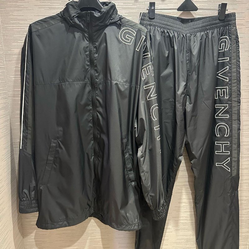 💎Han's house精品服飾💎GIVENCHY 紀梵希刺繡 尼龍風衣外套 加 長褲 套裝 原價105600-0