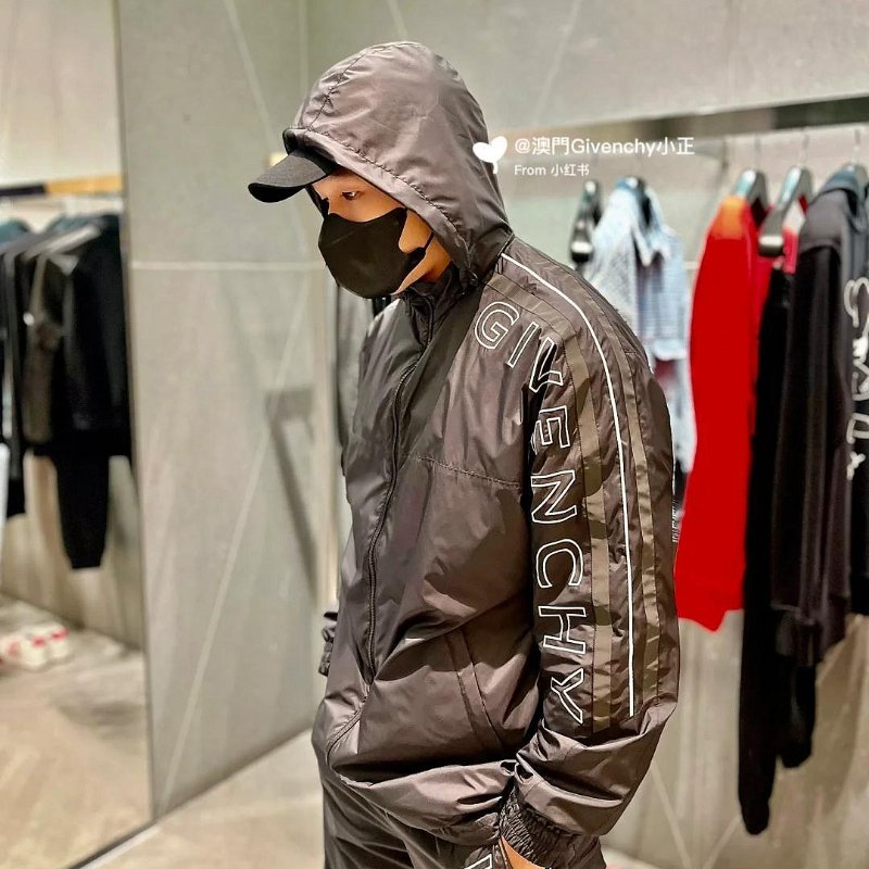 💎Han's house精品服飾💎GIVENCHY 紀梵希刺繡 尼龍風衣外套 加 長褲 套裝 原價105600-5