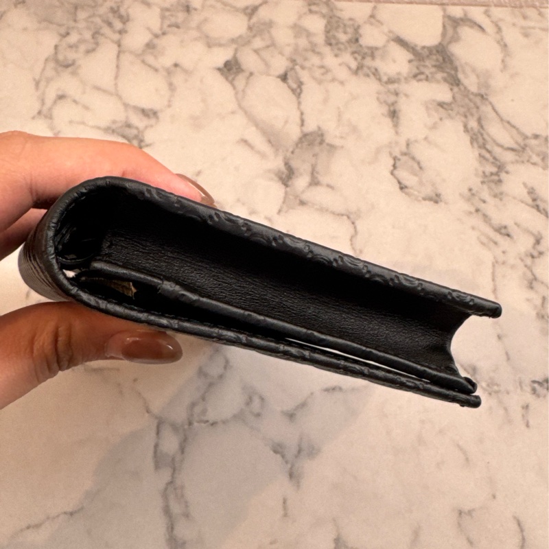 Gucci黑壓紋釦式手拿包/長夾/斜背包-3