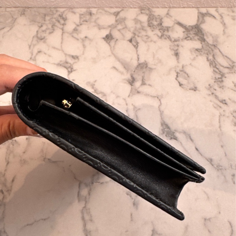 Gucci黑壓紋釦式手拿包/長夾/斜背包-4