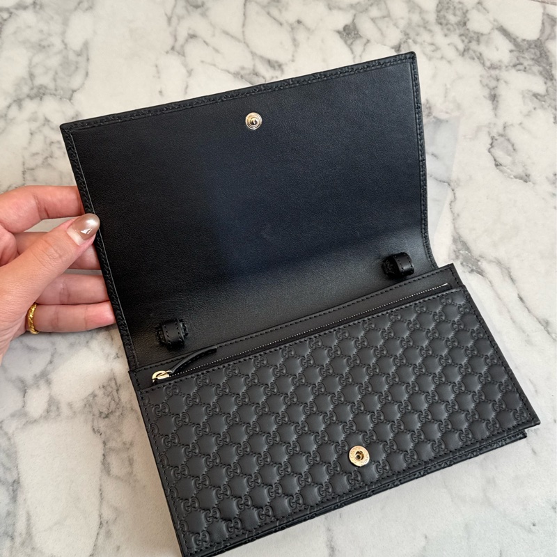 Gucci黑壓紋釦式手拿包/長夾/斜背包-11