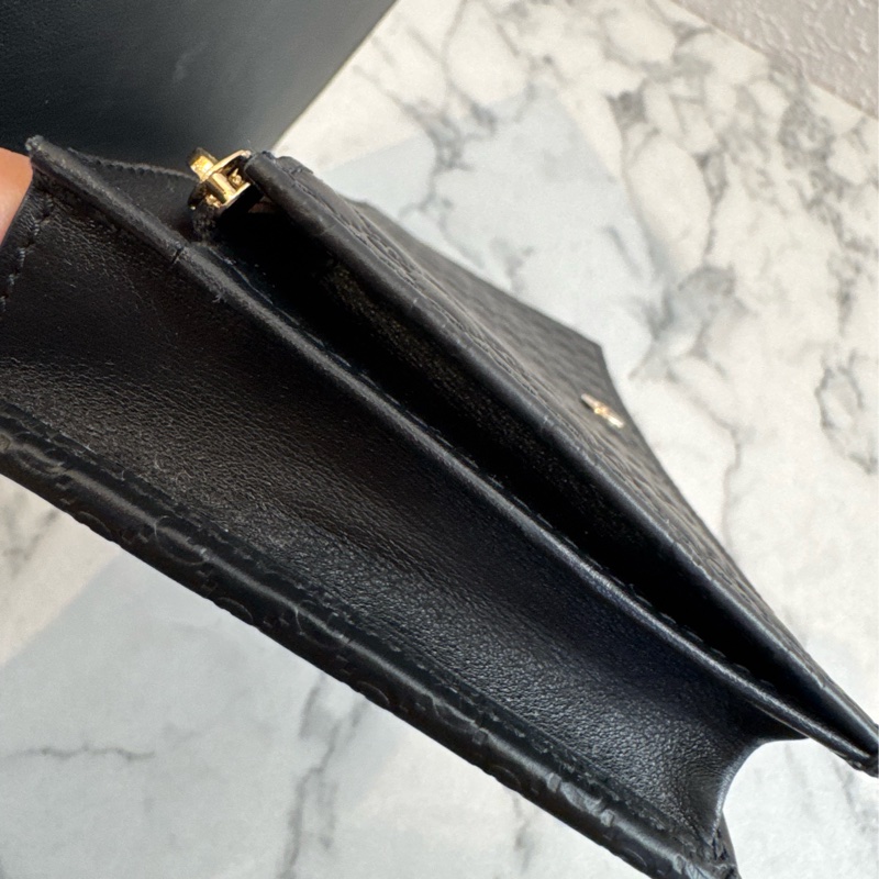 Gucci黑壓紋釦式手拿包/長夾/斜背包-27