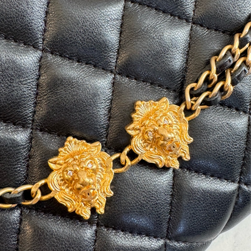 Chanel黑菱格金雙獅子頭吊飾肩背包 特殊款✨✨-12