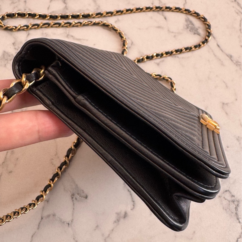 Chanel黑色山形紋金boy woc 必買🫶-3