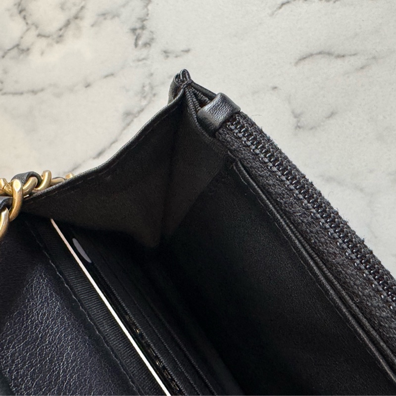 Chanel黑色山形紋金boy woc 必買🫶-26