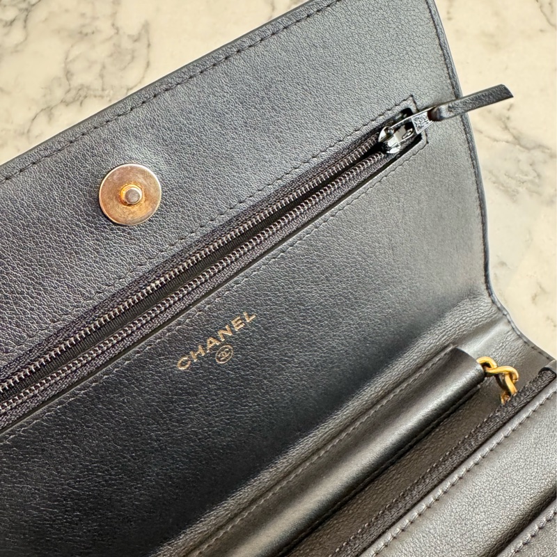 Chanel黑色山形紋金boy woc 必買🫶-40