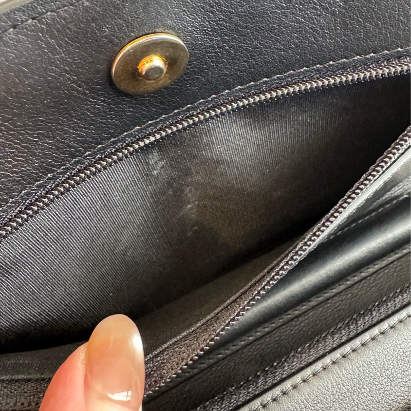 Chanel黑色山形紋金boy woc 必買🫶-41