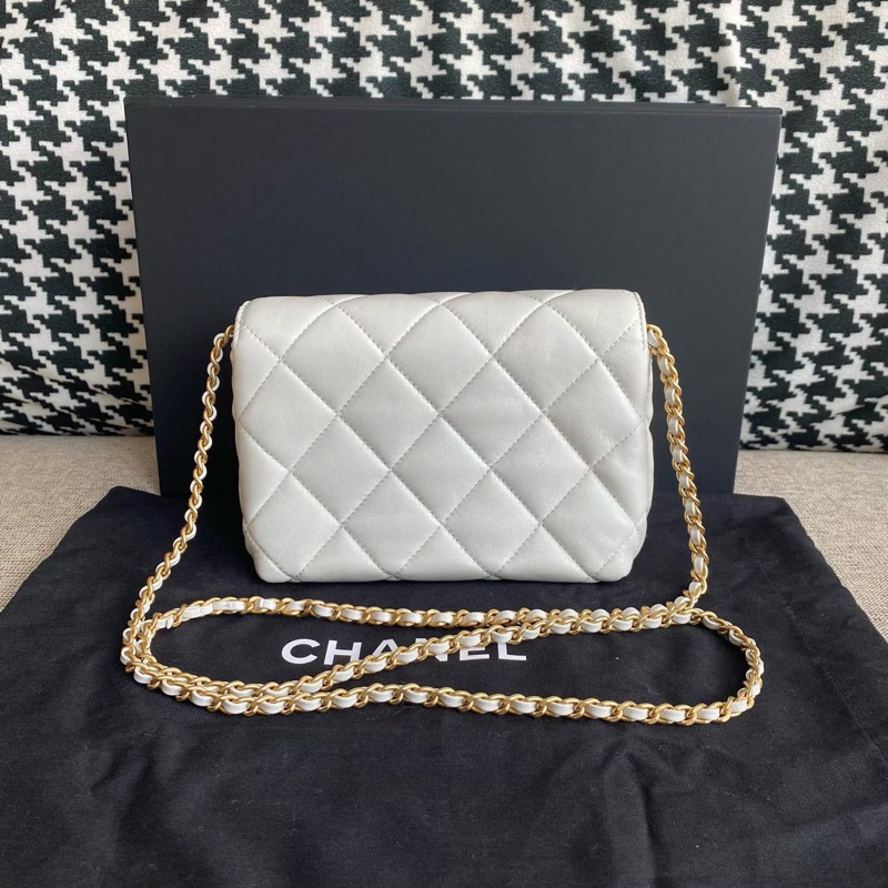 Chanel 24a 手工坊限量款 翻蓋包 字母鏈條coco珍珠包-4