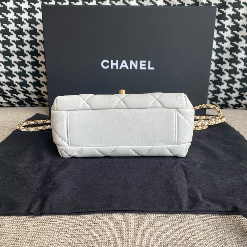 Chanel 24a 手工坊限量款 翻蓋包 字母鏈條coco珍珠包-5