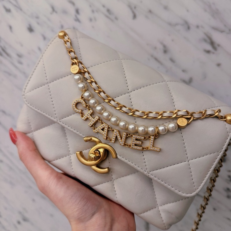 Chanel 24a 手工坊限量款 翻蓋包 字母鏈條coco珍珠包-12