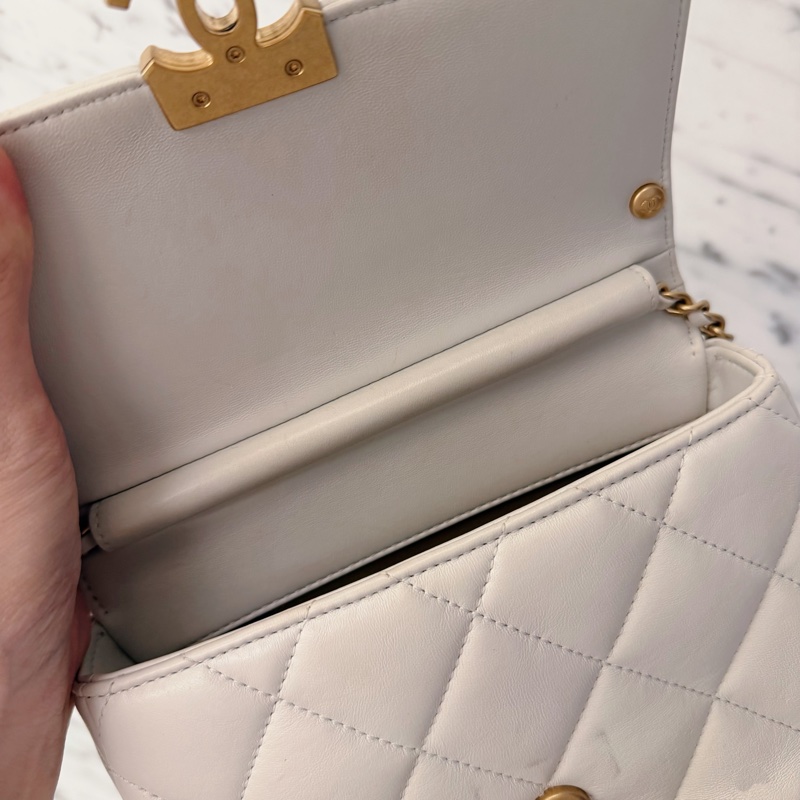 Chanel 24a 手工坊限量款 翻蓋包 字母鏈條coco珍珠包-13