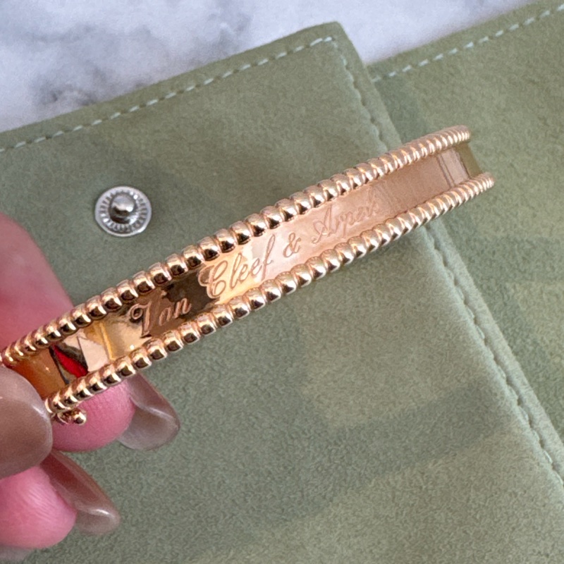 VCA 18K玫瑰金滾邊手環 超好看🫶顯白-1