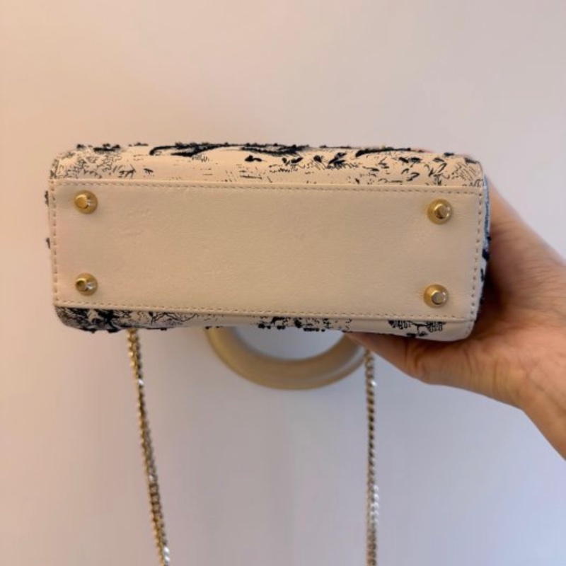 Lady Dior 黛妃包 toile de jouy 刺繡度假百搭風-3