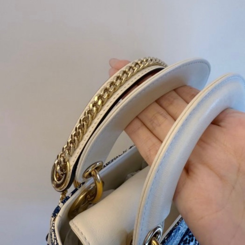 Lady Dior 黛妃包 toile de jouy 刺繡度假百搭風-4
