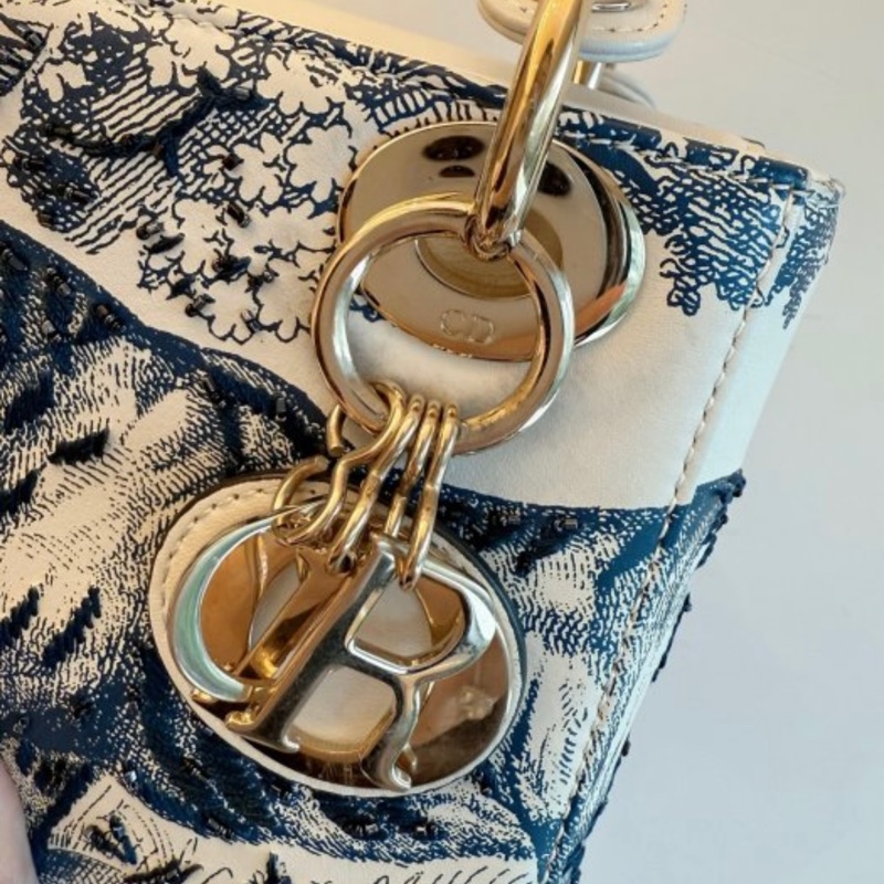 Lady Dior 黛妃包 toile de jouy 刺繡度假百搭風-5