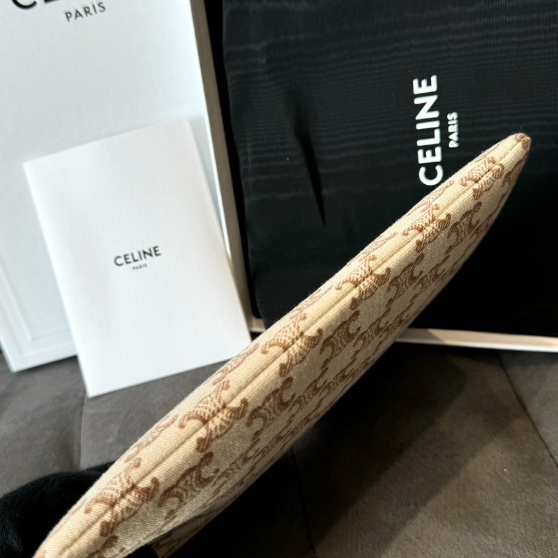 CELINE 經典老花小號手拿包-5