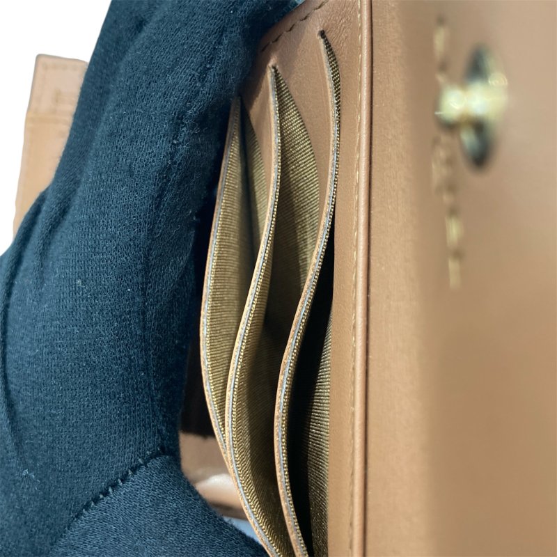 CHANEL 香奈兒 19 三折短夾 小羊皮 焦糖色 金釦-17