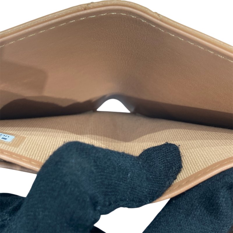 CHANEL 香奈兒 19 三折短夾 小羊皮 焦糖色 金釦-18