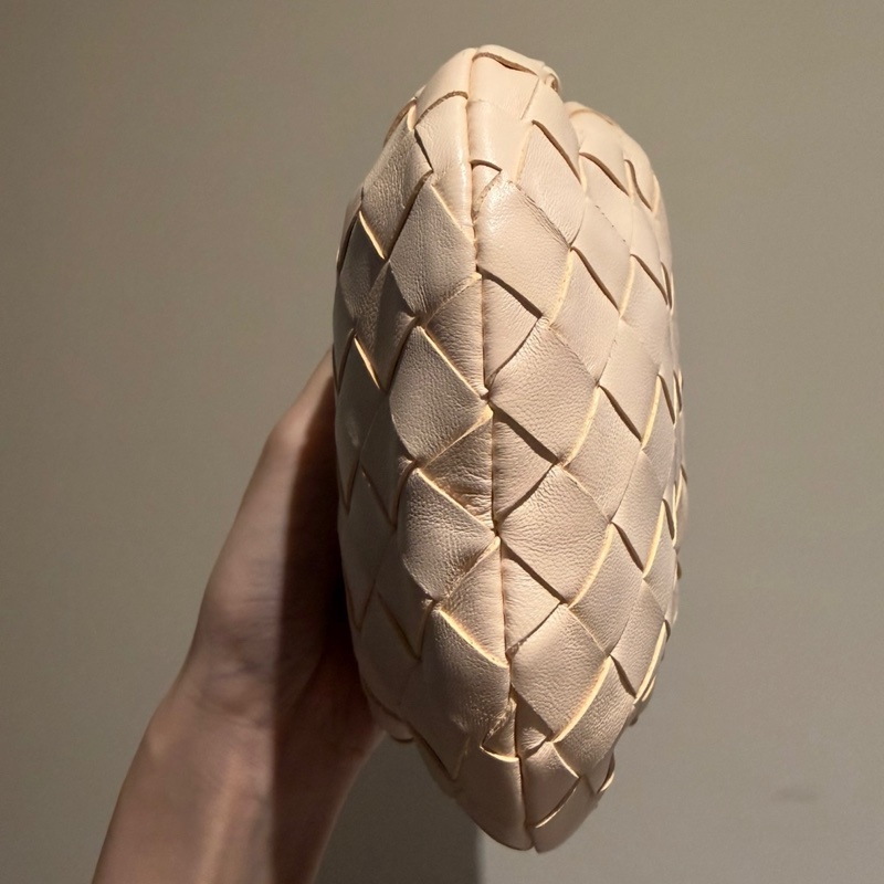 BV 迷你羊皮編織手拿包 養樂多新色 只使用過1-2次-6