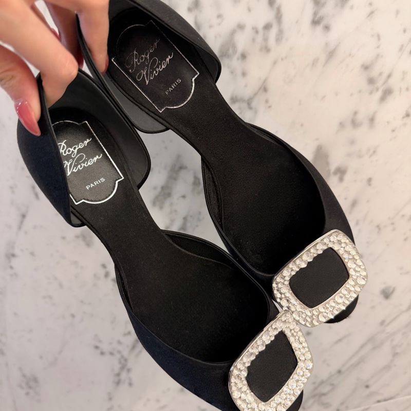 Roger Vivier 鑽扣平底經典款 RV Chips-5