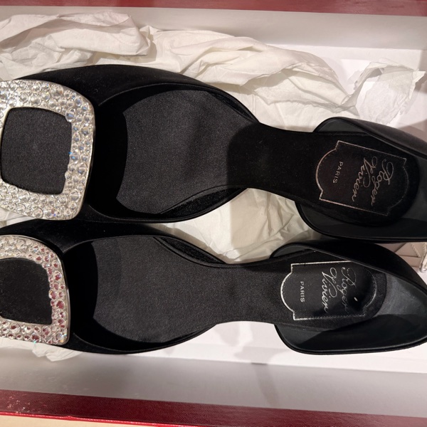 Roger Vivier 鑽扣平底經典款 RV Chips-7